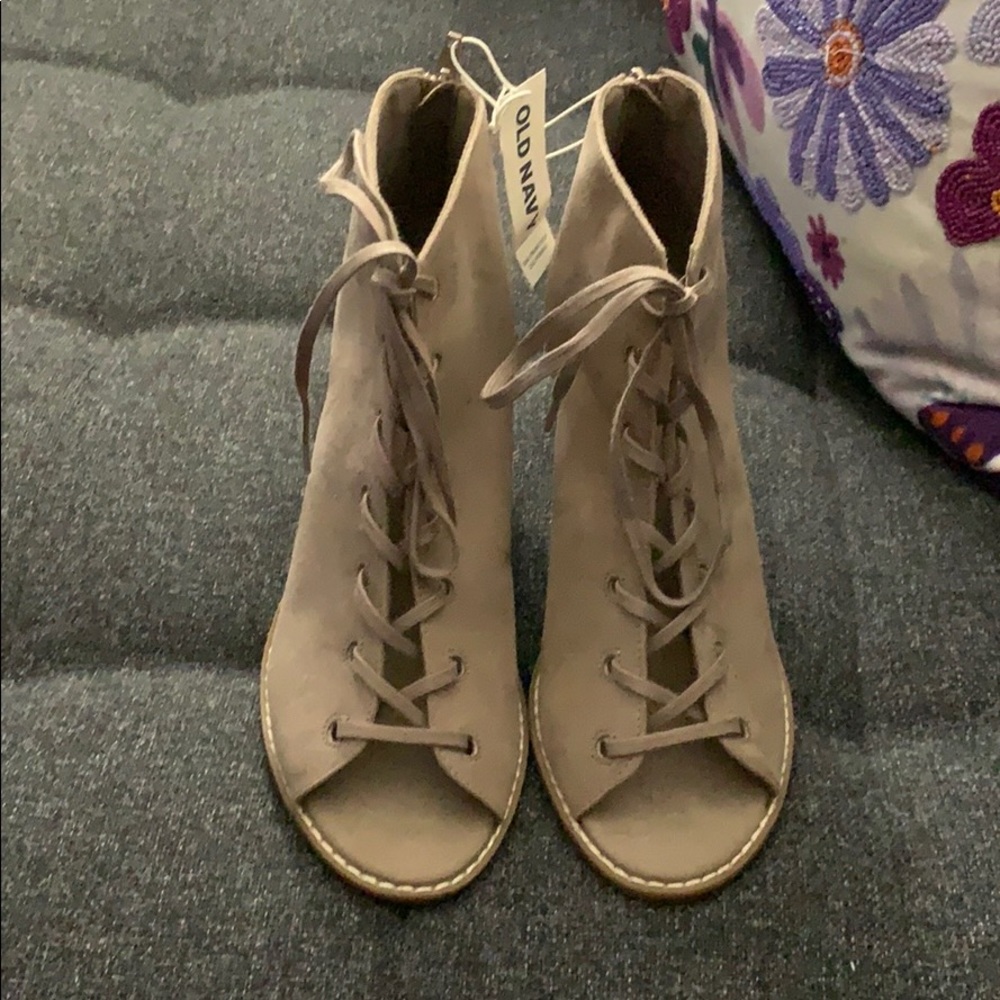NWT Lace-Up Heeled Booties